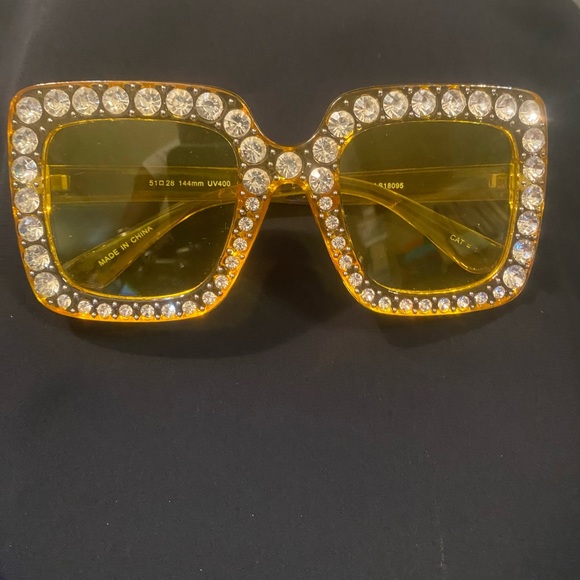 Yellow rhinestone sunglasses - Picture 4 of 5